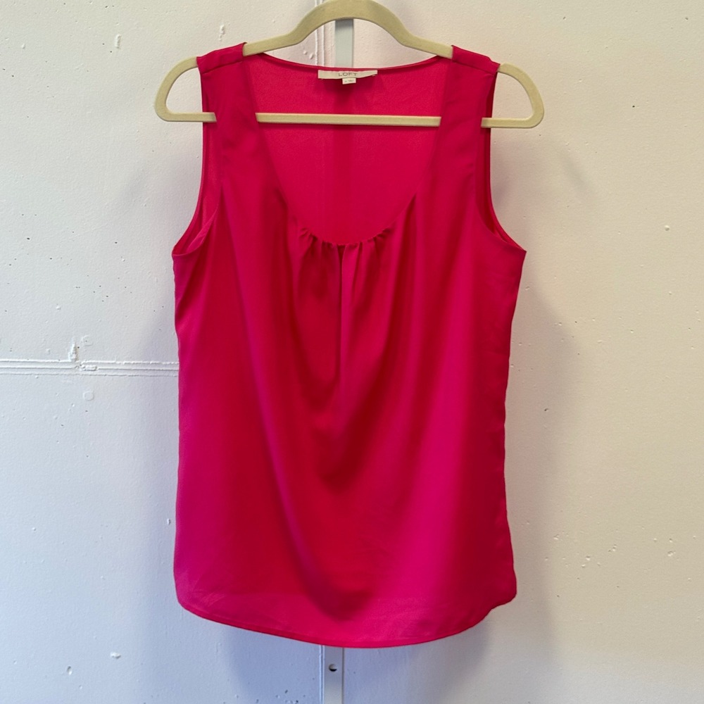 Ann Taylor LOFT Fucshia Pink Sleeveless Pleated Scoop Neck Blouse Top Medium